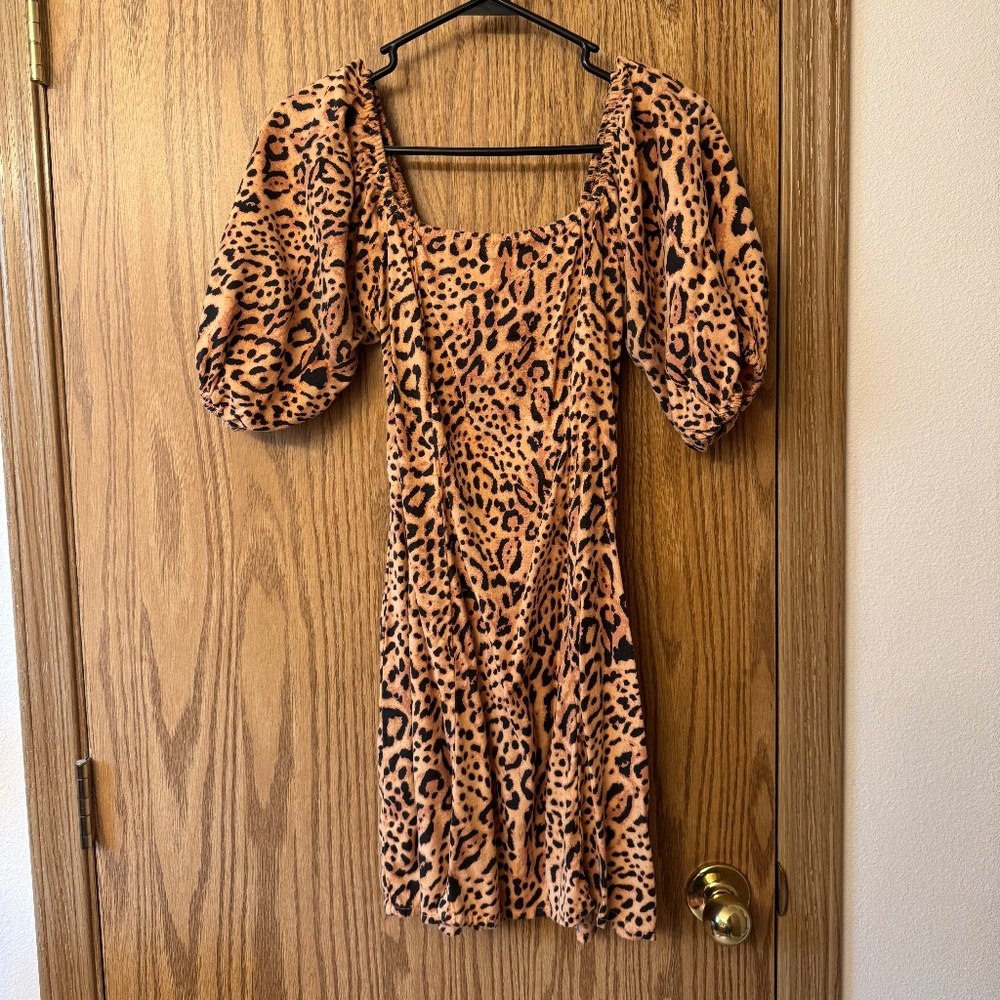 Billabong leopard print cocktail dress 🐆